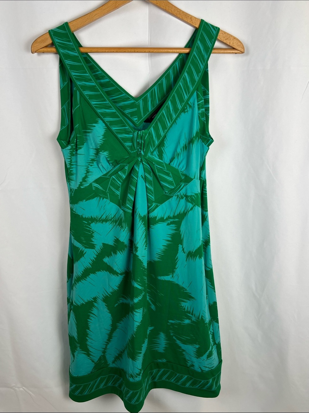 Vintage Y2K
BCBGMAXAZRIA 2004
Tropical Palm Leaf Twist
Dress Blue Green